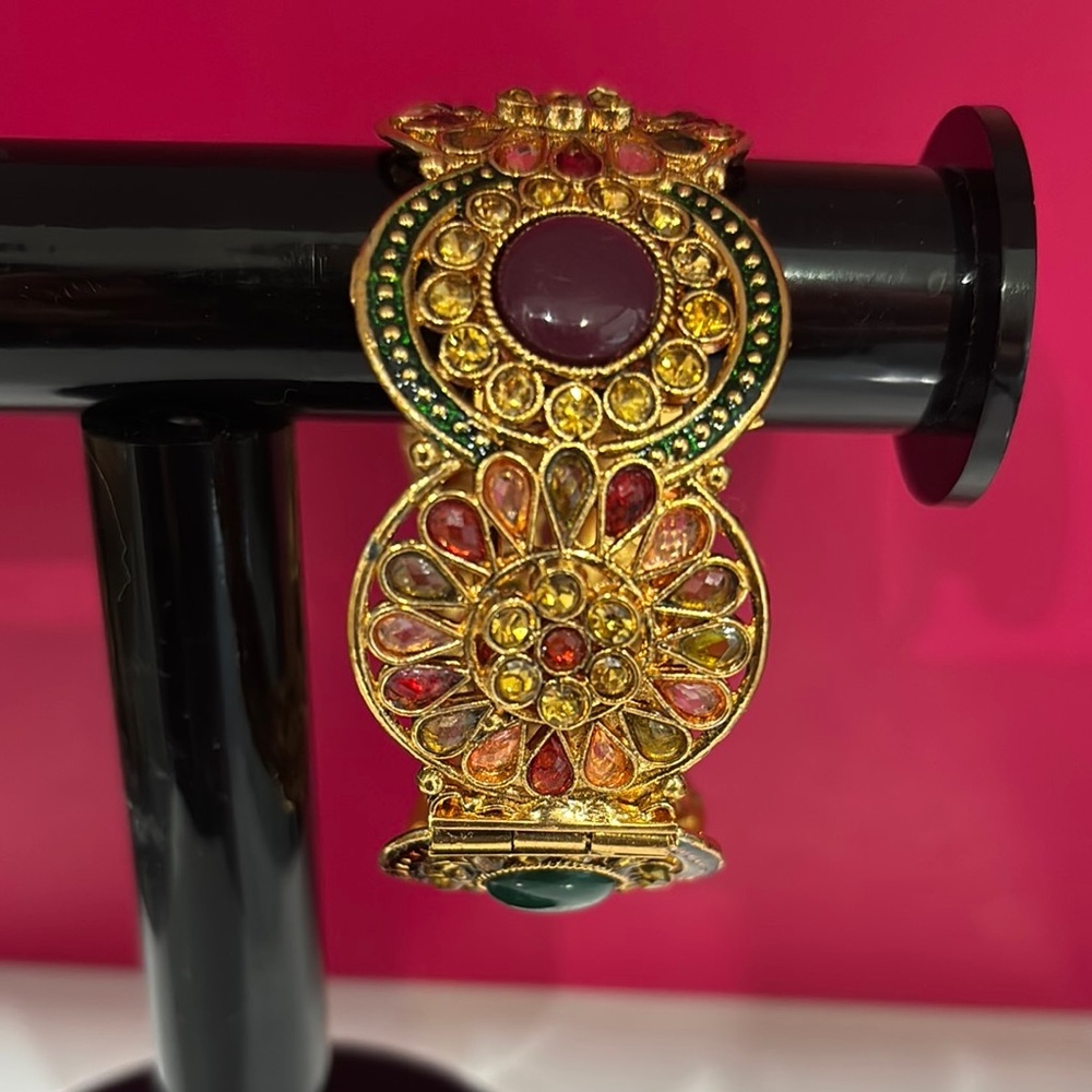 Elegant Gold and Red Women's Bracelet